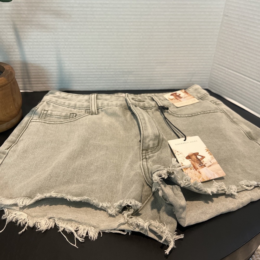 Sincerely Jules NEW Jean Shorts LIGHT GRAY Frayed Hem SIZE 5/26